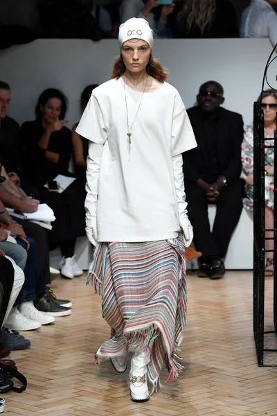 Look 4